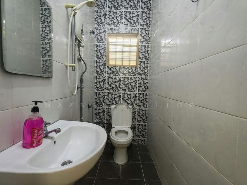 2-storey Terraced House for Sale in Taman Pandan Jaya (Ampang) - Maznee Realtor - Bathroom - PropertyGuru.com.my