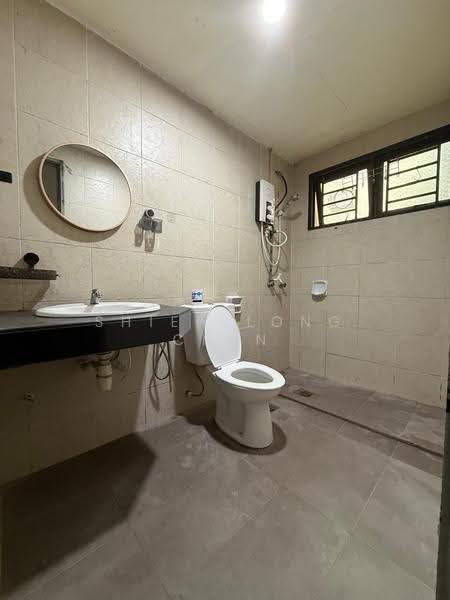 Apartment for Sale at Larkin Residence (Phase One) - Shieh Long Chen - Bathroom - PropertyGuru.com.my