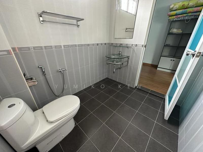 Bungalow House for Sale in Sungai Long (Bandar Sungai Long) - Yumiko Kew - Bathroom - PropertyGuru.com.my