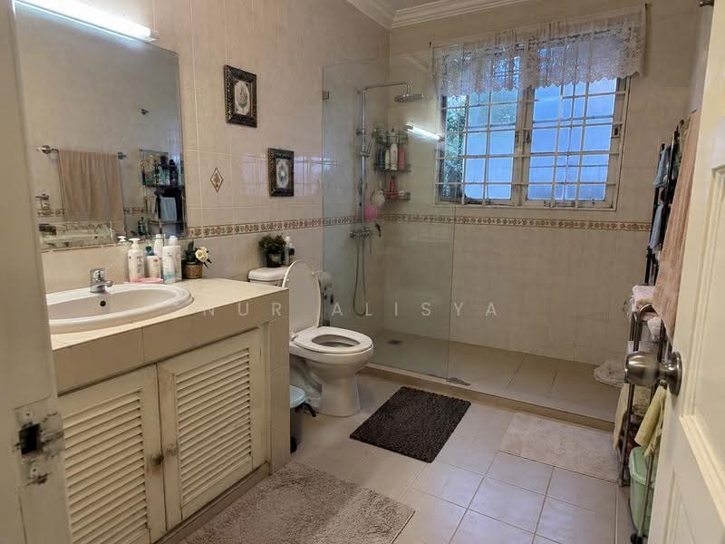 Rumah Banglo untuk Dijual di Kuala Lumpur (Kuala Lumpur) - Nur Alisya - Bathroom - PropertyGuru.com.my