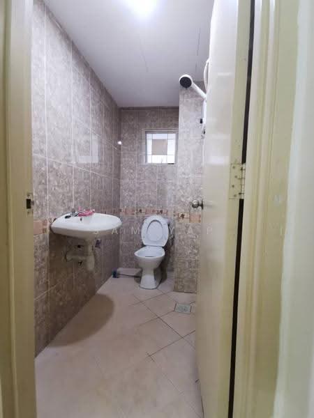 Condominium for Rent at Kepong Sentral Condominium - Sam Yap - Bathroom - PropertyGuru.com.my