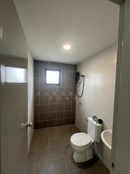 Condominium for Rent at Dezire Hill Residence - Shannah Tong - Bathroom - PropertyGuru.com.my