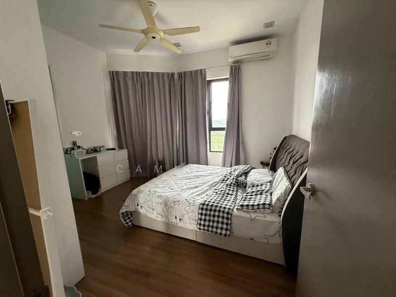 Kediaman Servis untuk Dijual di Zentro Residences Serviced Apartment - Camie Hoo - Bedroom - PropertyGuru.com.my