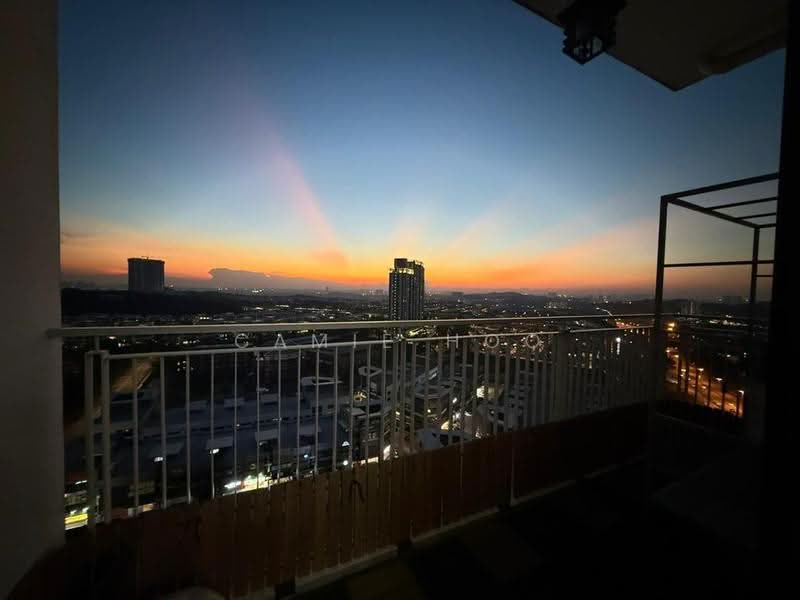 Kediaman Servis untuk Dijual di Zentro Residences Serviced Apartment - Camie Hoo - Balcony - PropertyGuru.com.my