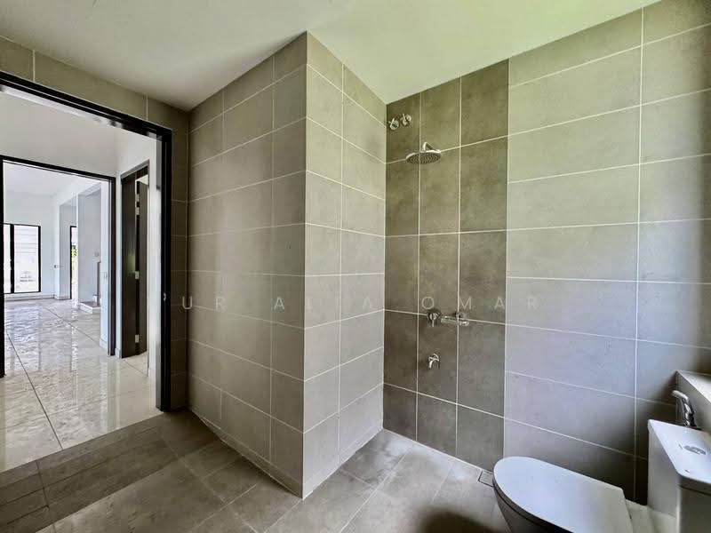 Semi-Detached House for Sale in Elmina (Shah Alam) - Nur Alia Omar - Bathroom - PropertyGuru.com.my
