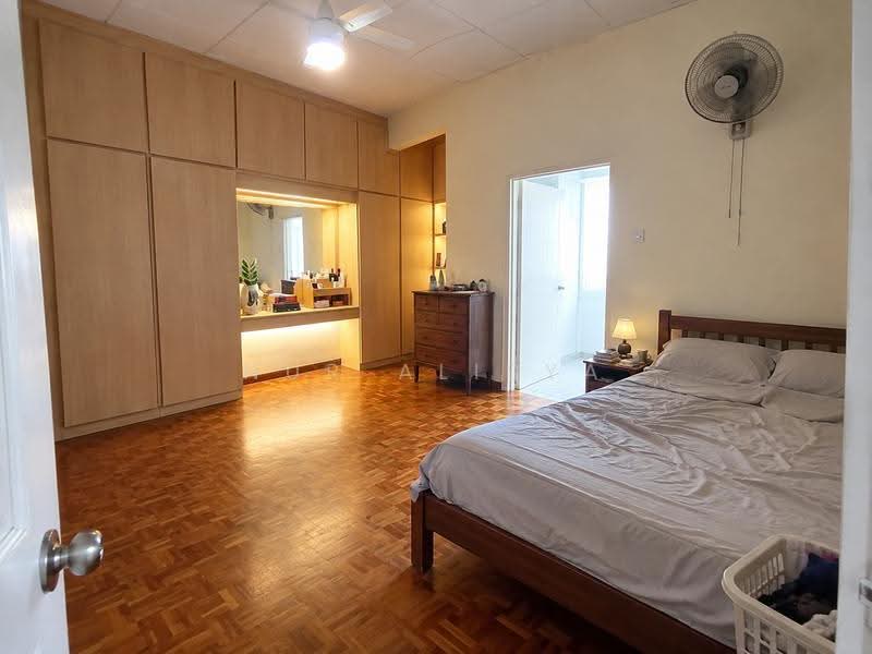 1.5-storey Terraced House for Sale in Seksyen 2 (Shah Alam) - Nur Alisya - Bedroom - PropertyGuru.com.my