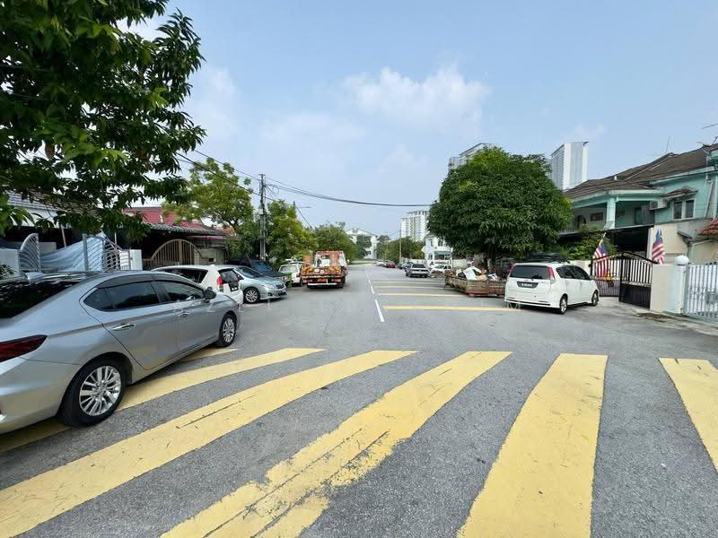 1-storey Terraced House for Sale in Taman Desa Cheras (Cheras) - Azli Ibrahim - Exterior - PropertyGuru.com.my