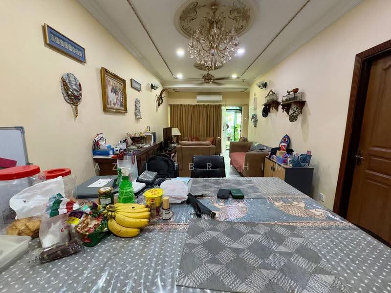 1-storey Terraced House for Sale in Taman Desa Cheras (Cheras) - Azli Ibrahim - Living Room - PropertyGuru.com.my