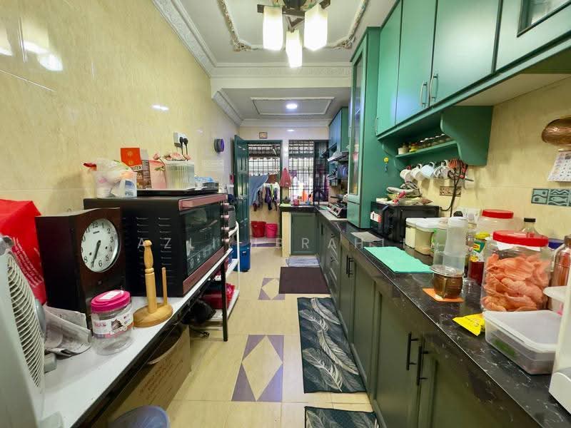 1-storey Terraced House for Sale in Taman Desa Cheras (Cheras) - Azli Ibrahim - Kitchen - PropertyGuru.com.my