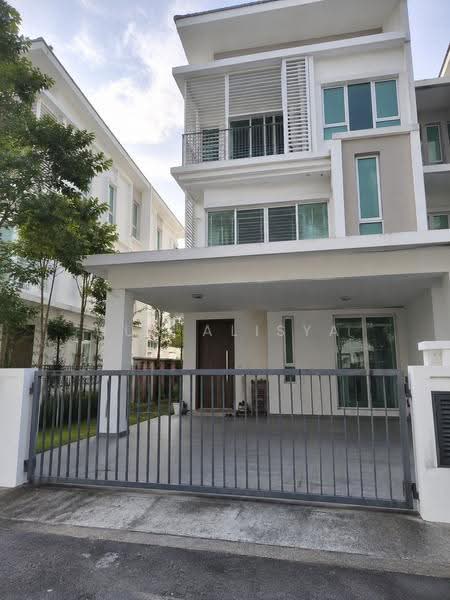 Semi-Detached House for Rent in Tanjung Tokong (Penang) - Nur Alisya - Exterior - PropertyGuru.com.my