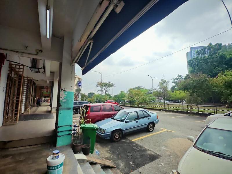 Shop for Rent in Bandar Putra Permai (Seri Kembangan) - Candy Soon - Exterior - PropertyGuru.com.my