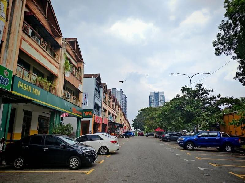 Shop for Rent in Bandar Putra Permai (Seri Kembangan) - Candy Soon - Exterior - PropertyGuru.com.my