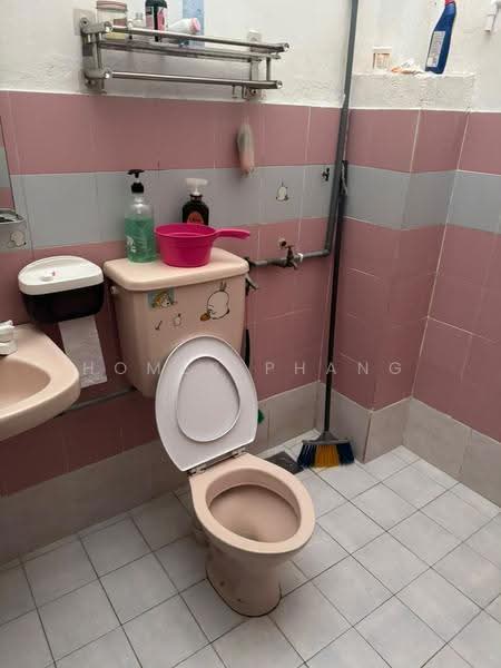 2-storey Terraced House for Sale in Taman Serdang Raya (Seri Kembangan) - Homer Phang - Bathroom - PropertyGuru.com.my