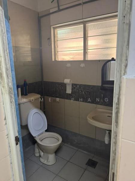 2-storey Terraced House for Sale in Taman Serdang Raya (Seri Kembangan) - Homer Phang - Bathroom - PropertyGuru.com.my