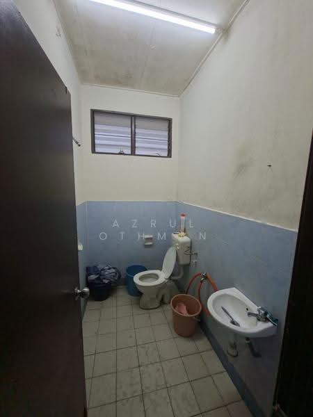 1-storey Terraced House for Sale in Taman Seri Mambau (Rantau) - Azrul Othman - Bathroom - PropertyGuru.com.my