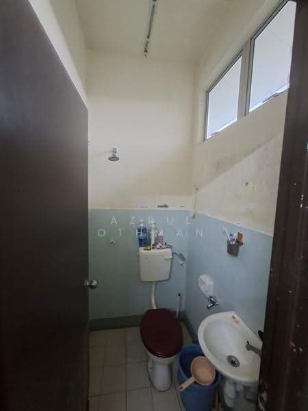 1-storey Terraced House for Sale in Taman Seri Mambau (Rantau) - Azrul Othman - Bathroom - PropertyGuru.com.my