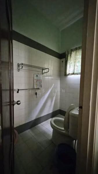 Bungalow House for Sale in Usj 2 (Subang Jaya) - Jeslyn Tan - Bathroom - PropertyGuru.com.my