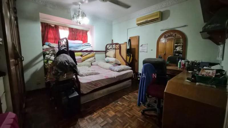 Bungalow House for Sale in Usj 2 (Subang Jaya) - Jeslyn Tan - Bedroom - PropertyGuru.com.my