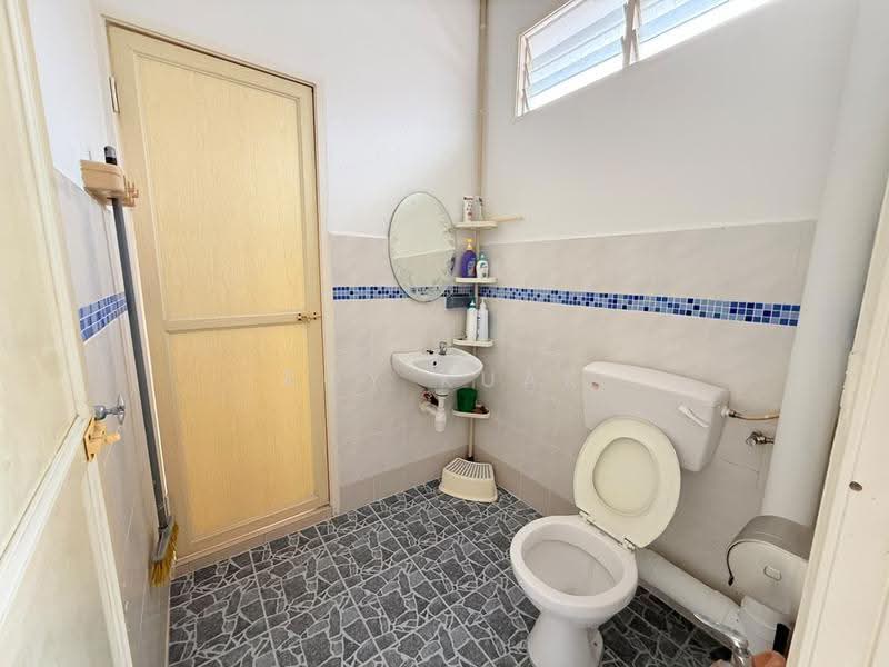 2-storey Terraced House for Rent in Taman Merpati Indah (Simpang Ampat) - Roy Kuak - Bathroom - PropertyGuru.com.my