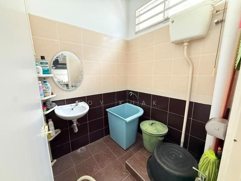 2-storey Terraced House for Rent in Taman Merpati Indah (Simpang Ampat) - Roy Kuak - Bathroom - PropertyGuru.com.my