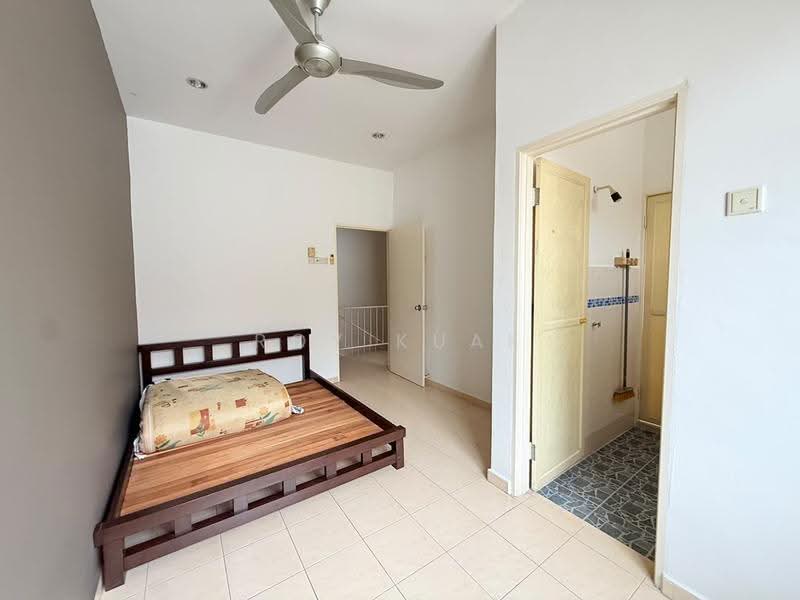 2-storey Terraced House for Rent in Taman Merpati Indah (Simpang Ampat) - Roy Kuak - Bedroom - PropertyGuru.com.my