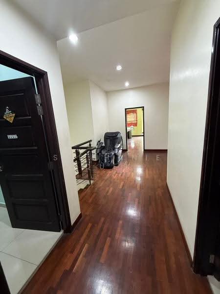 Rumah Berkembar untuk Dijual di Bandar Botanic (Klang) - Stephanie Quek - Corridor - PropertyGuru.com.my