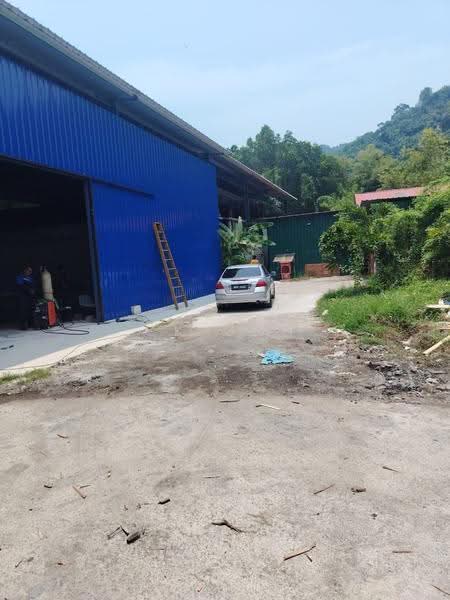Warehouse for Rent in Teluk Tempoyak (Batu Maung) - CK Goh - Exterior - PropertyGuru.com.my