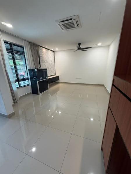2-storey Terraced House for Sale in Bandar Baru Permas Jaya (Permas Jaya) - Kok Hui - Living Room - PropertyGuru.com.my