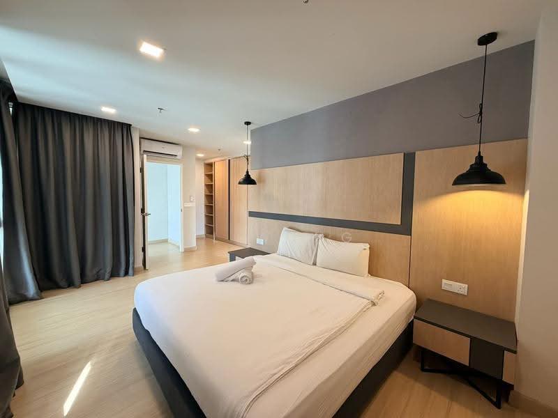 Kediaman Servis untuk Dijual di Windmill upon Hills - TL Wong - Master Bedroom - PropertyGuru.com.my