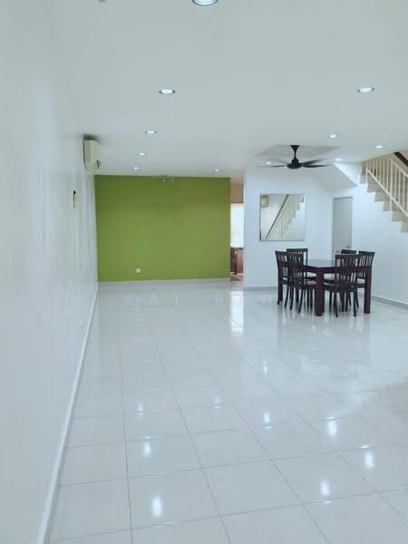 2.5-storey Terraced House for Rent in Taman Sri Gombak (Gombak) - Kai Ren - Dining Room - PropertyGuru.com.my