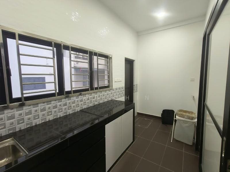 Rumah Teres 2-Tingkat untuk Dijual di Bandar Putra Kulai (Kulai) - Kuu Chin - Kitchen - PropertyGuru.com.my