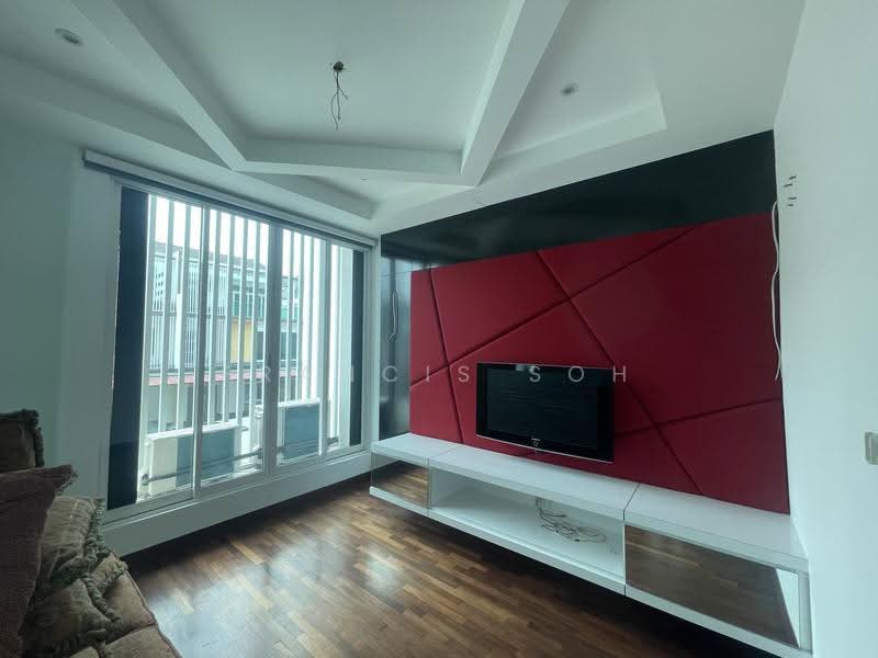 Rumah Berkembar untuk Dijual di Kinrara Residence (Puchong) - Francis Soh - Living Room - PropertyGuru.com.my