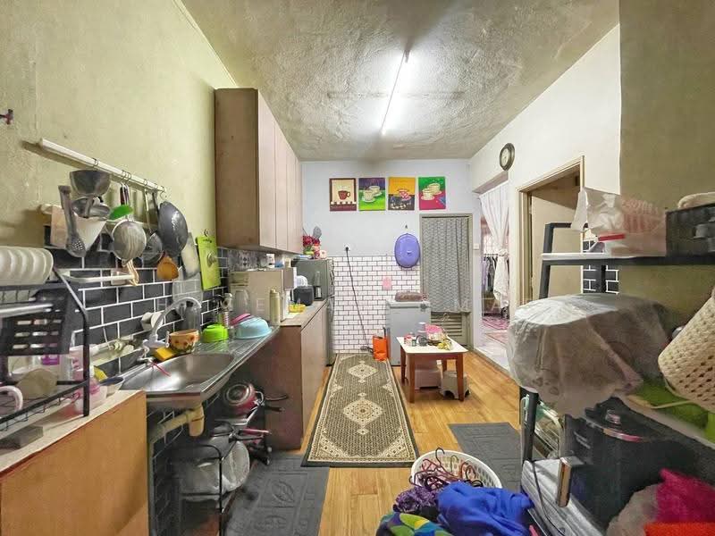 2-storey Terraced House for Sale in Saujana Impian (Kajang) - Hazeman Omar - Kitchen - PropertyGuru.com.my