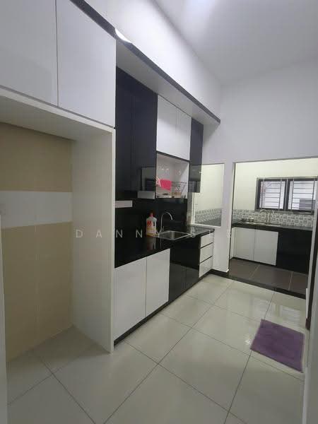 Rumah Teres 2-Tingkat untuk Dijual di Bandar Putra Kulai (Kulai) - Danny See - Kitchen - PropertyGuru.com.my