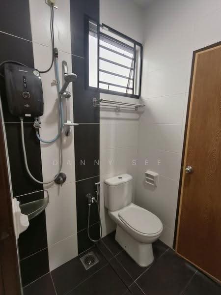 Rumah Teres 2-Tingkat untuk Dijual di Bandar Putra Kulai (Kulai) - Danny See - Bathroom - PropertyGuru.com.my