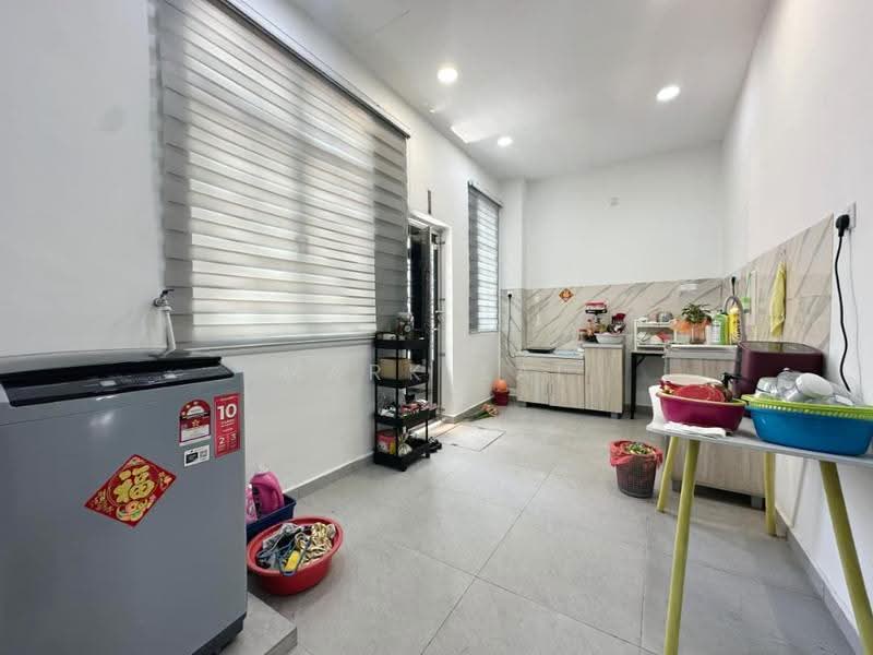 Rumah Teres untuk Dijual di Bandar Putra Kulai (Kulai) - Mark Lai - Kitchen - PropertyGuru.com.my