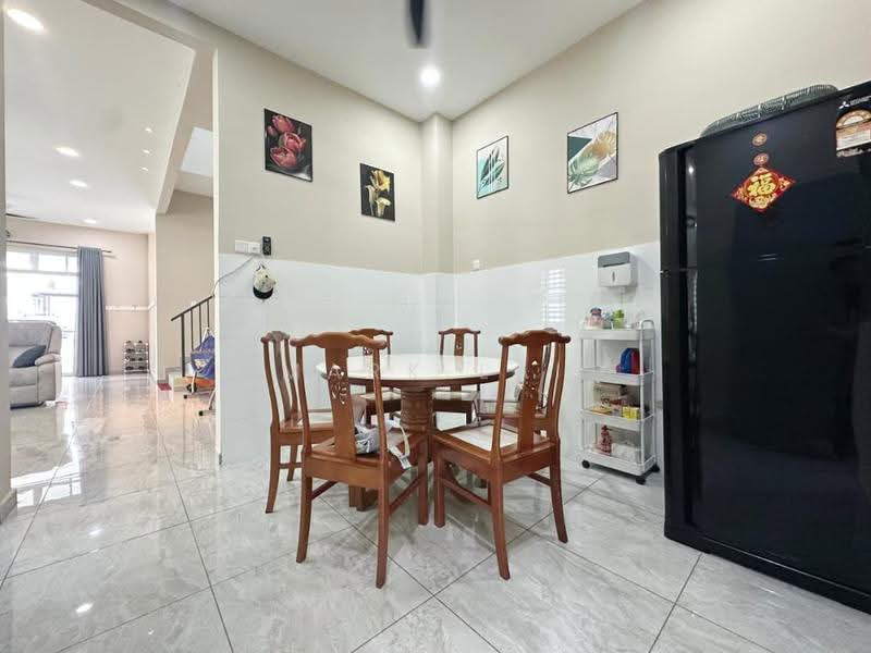 Rumah Teres untuk Dijual di Bandar Putra Kulai (Kulai) - Mark Lai - Dining Room - PropertyGuru.com.my