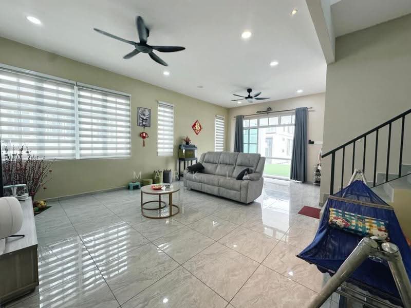 Rumah Teres untuk Dijual di Bandar Putra Kulai (Kulai) - Mark Lai - Living Room - PropertyGuru.com.my