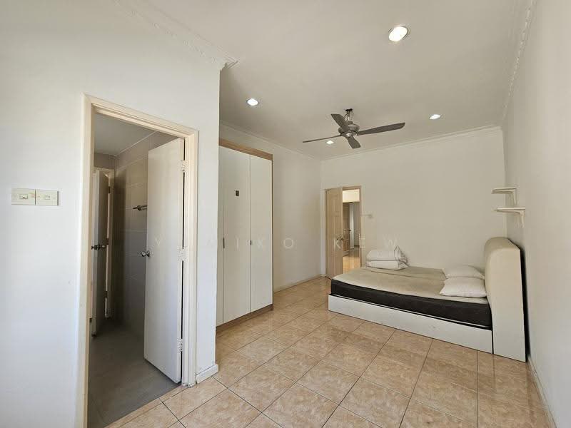Semi-Detached House for Sale in Taman Lestari Perdana (Seri Kembangan) - Yumiko Kew - Bedroom - PropertyGuru.com.my