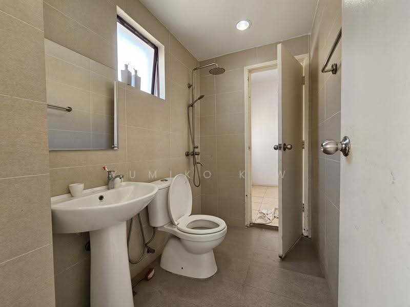 Semi-Detached House for Sale in Taman Lestari Perdana (Seri Kembangan) - Yumiko Kew - Bathroom - PropertyGuru.com.my