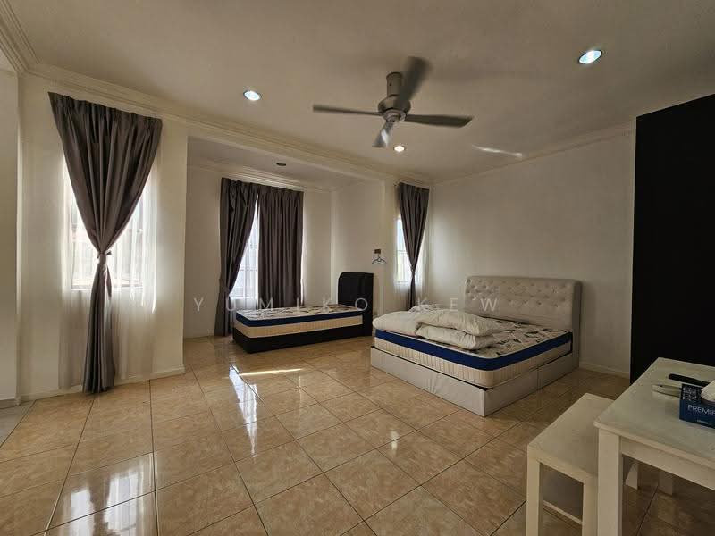 Semi-Detached House for Sale in Taman Lestari Perdana (Seri Kembangan) - Yumiko Kew - Bedroom - PropertyGuru.com.my