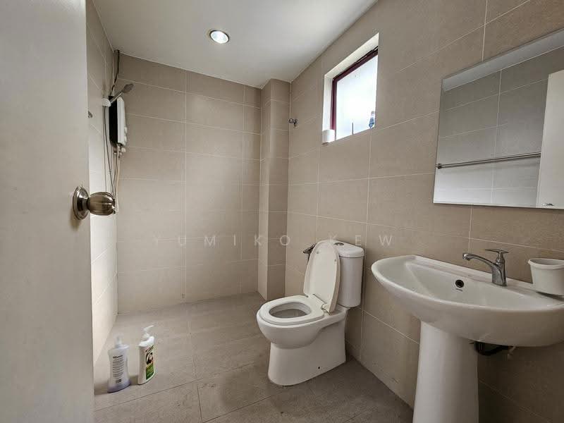 Semi-Detached House for Sale in Taman Lestari Perdana (Seri Kembangan) - Yumiko Kew - Bathroom - PropertyGuru.com.my