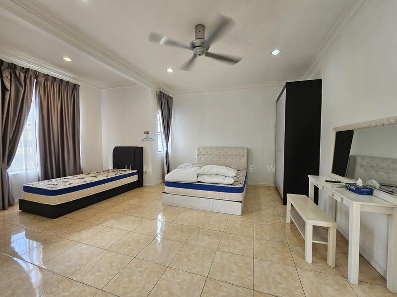 Semi-Detached House for Sale in Taman Lestari Perdana (Seri Kembangan) - Yumiko Kew - Bedroom - PropertyGuru.com.my