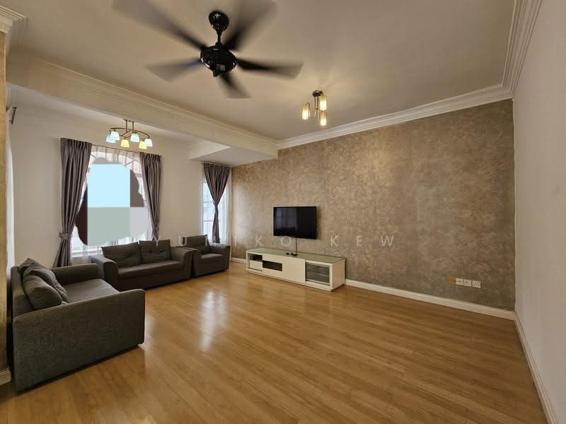 Semi-Detached House for Sale in Taman Lestari Perdana (Seri Kembangan) - Yumiko Kew - Living Room - PropertyGuru.com.my
