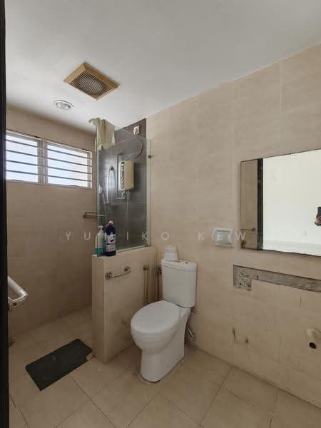 2.5-storey Terraced House for Sale in Taman Bukit Serdang (Seri Kembangan) - Yumiko Kew - Bathroom - PropertyGuru.com.my