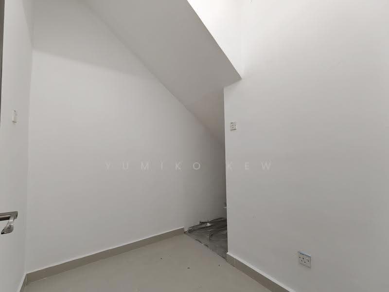 2.5-storey Terraced House for Sale in Taman Bukit Serdang (Seri Kembangan) - Yumiko Kew - Interior - PropertyGuru.com.my