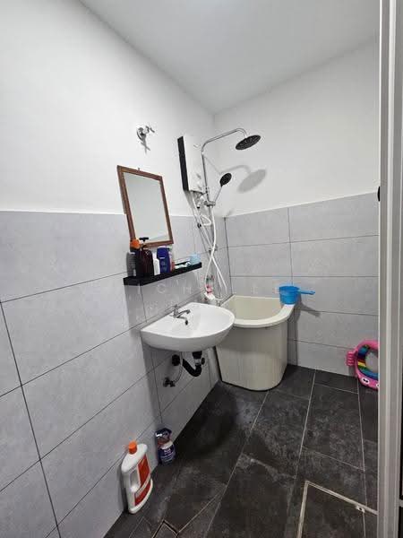 1-storey Terraced House for Sale in Taman Bukit Anggerik (Cheras) - Michelle Tan - Bathroom - PropertyGuru.com.my