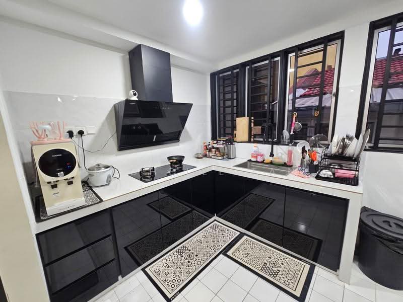 1-storey Terraced House for Sale in Taman Bukit Anggerik (Cheras) - Michelle Tan - Kitchen - PropertyGuru.com.my