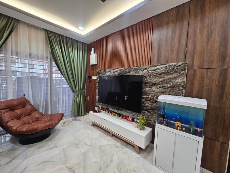 1-storey Terraced House for Sale in Taman Bukit Anggerik (Cheras) - Michelle Tan - Living Room - PropertyGuru.com.my