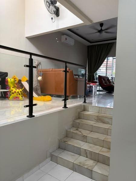 1-storey Terraced House for Sale in Taman Bukit Anggerik (Cheras) - Michelle Tan - Living Room - PropertyGuru.com.my